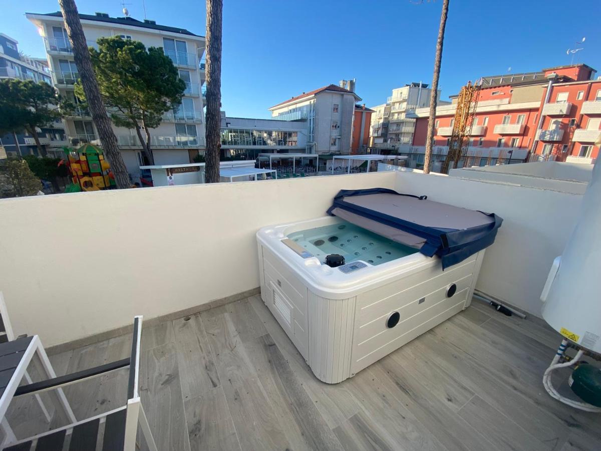 Marina Suites & Apartments 4 Stelle S Caorle Exteriör bild