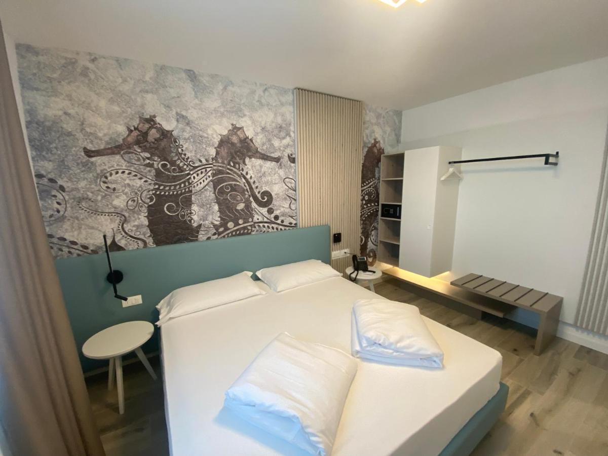 Marina Suites & Apartments 4 Stelle S Caorle Exteriör bild