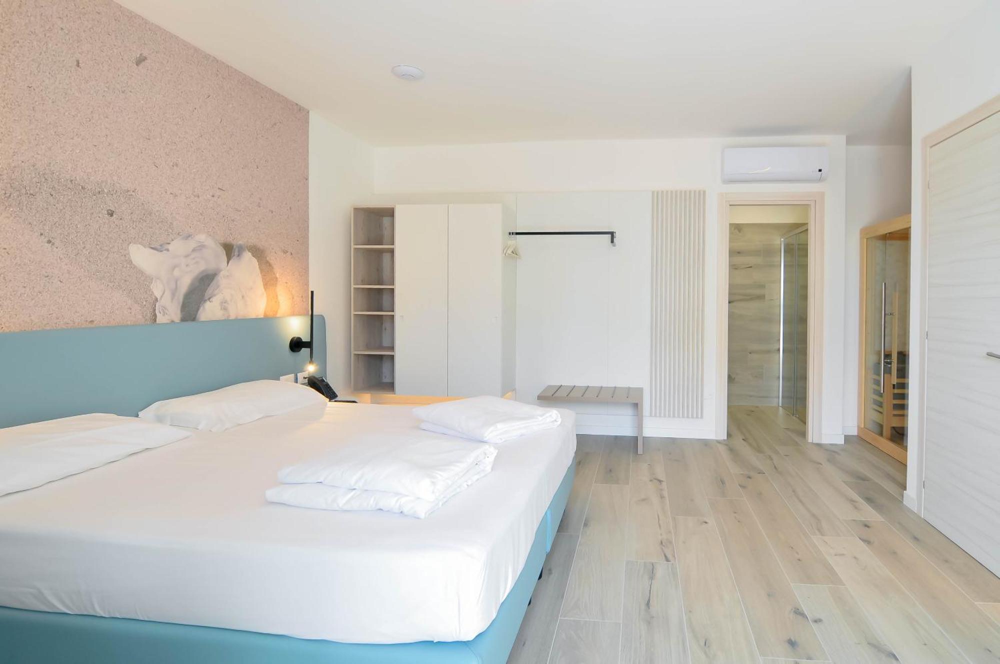 Marina Suites & Apartments 4 Stelle S Caorle Exteriör bild