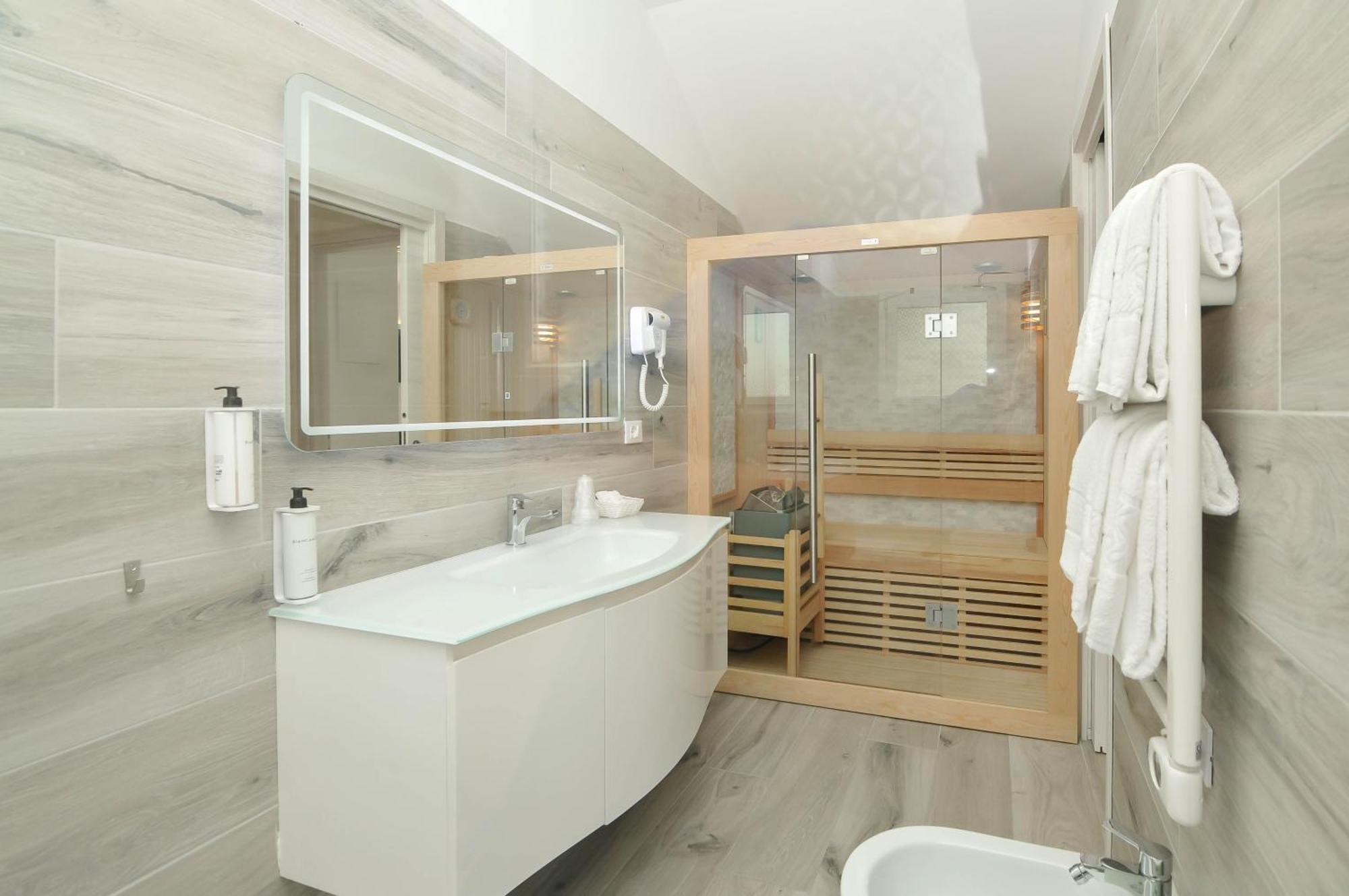 Marina Suites & Apartments 4 Stelle S Caorle Exteriör bild