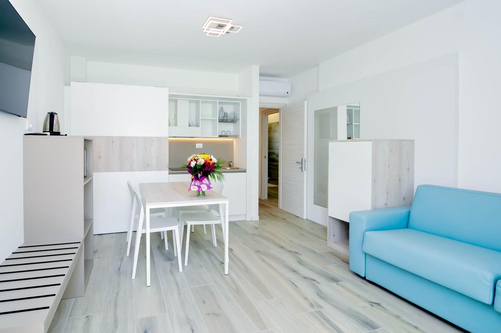 Marina Suites & Apartments 4 Stelle S Caorle Exteriör bild