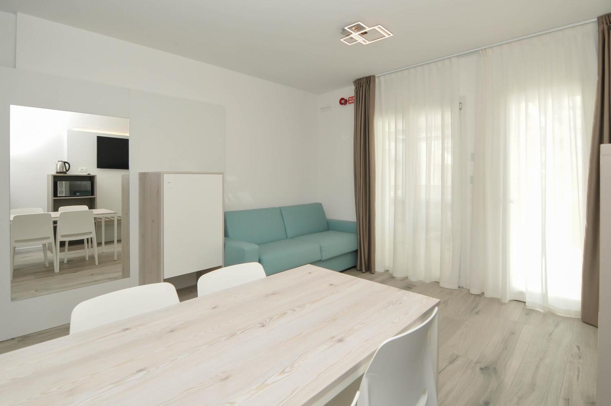 Marina Suites & Apartments 4 Stelle S Caorle Exteriör bild