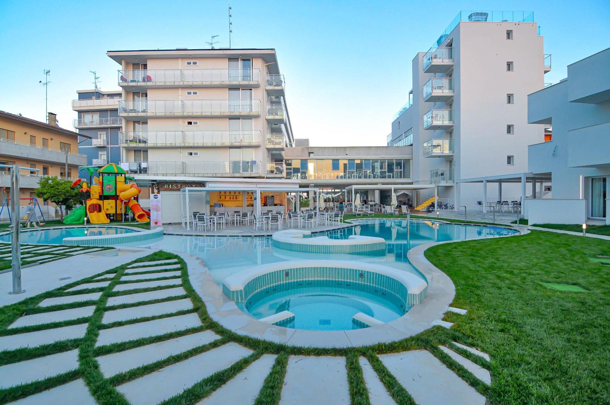 Marina Suites & Apartments 4 Stelle S Caorle Exteriör bild